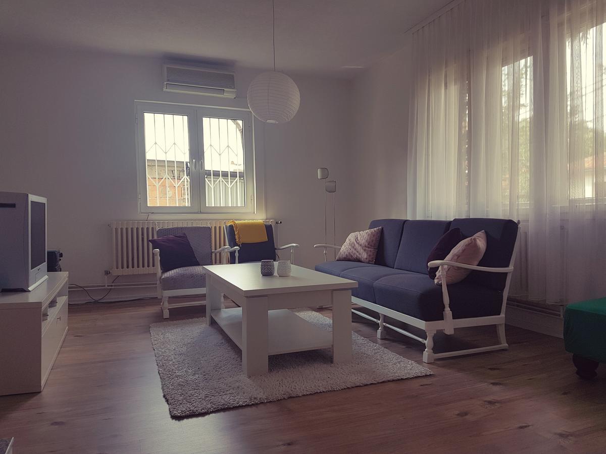 Cosy And Chic... Parking Included Apartment Сараево Екстериор снимка
