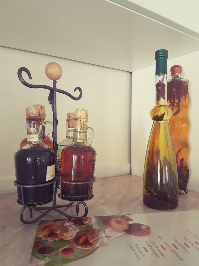 Cosy And Chic... Parking Included Apartment Сараево Екстериор снимка