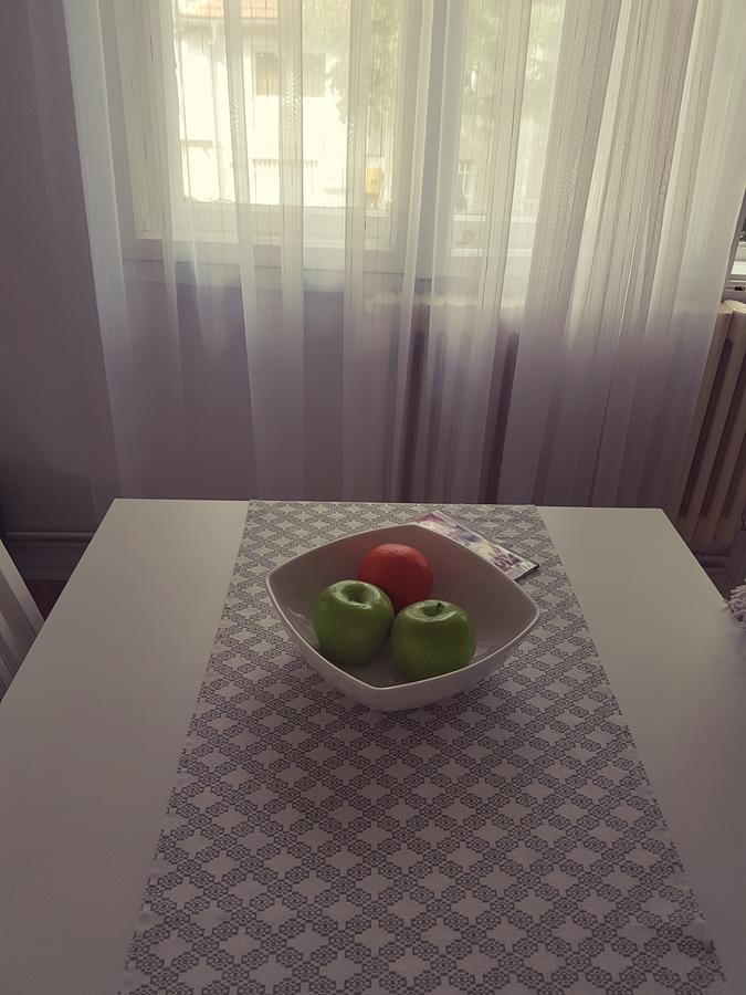 Cosy And Chic... Parking Included Apartment Сараево Екстериор снимка